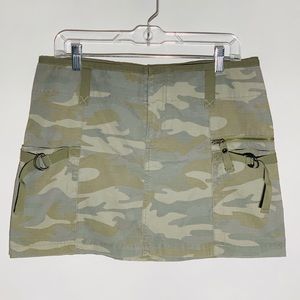 DKNY camo mini skirt with pockets, size 8